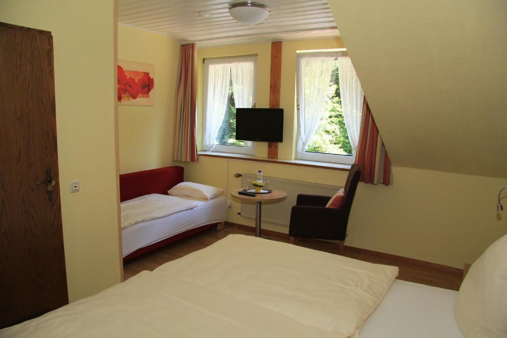 Waldhotel Albachmuehle Mit Albacher Stuben Wasserliesch Luaran gambar