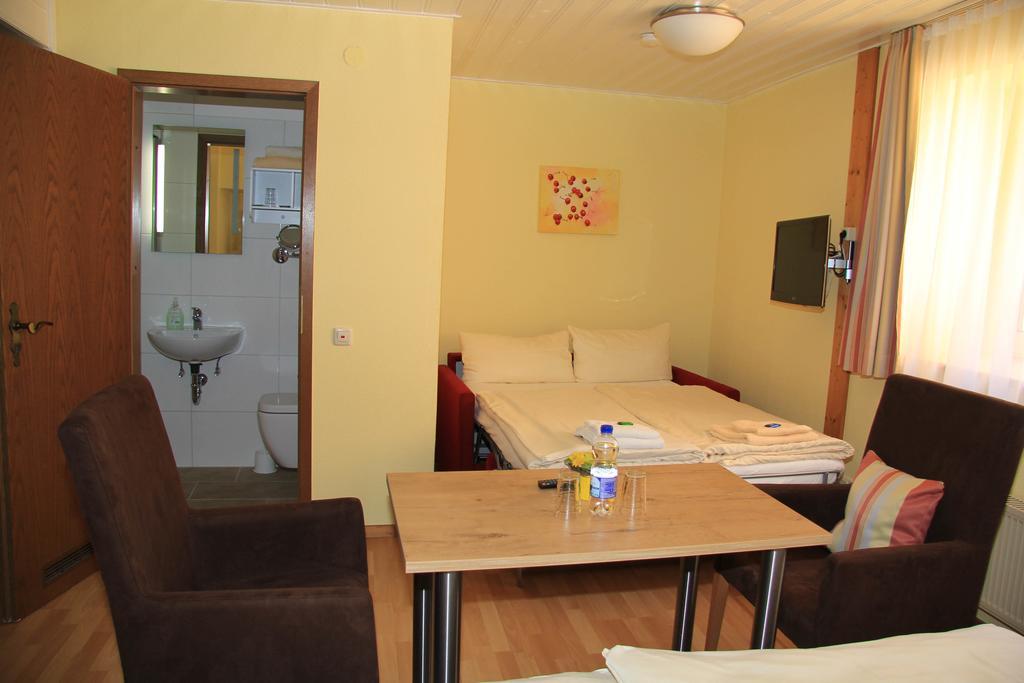 Waldhotel Albachmuehle Mit Albacher Stuben Wasserliesch Luaran gambar