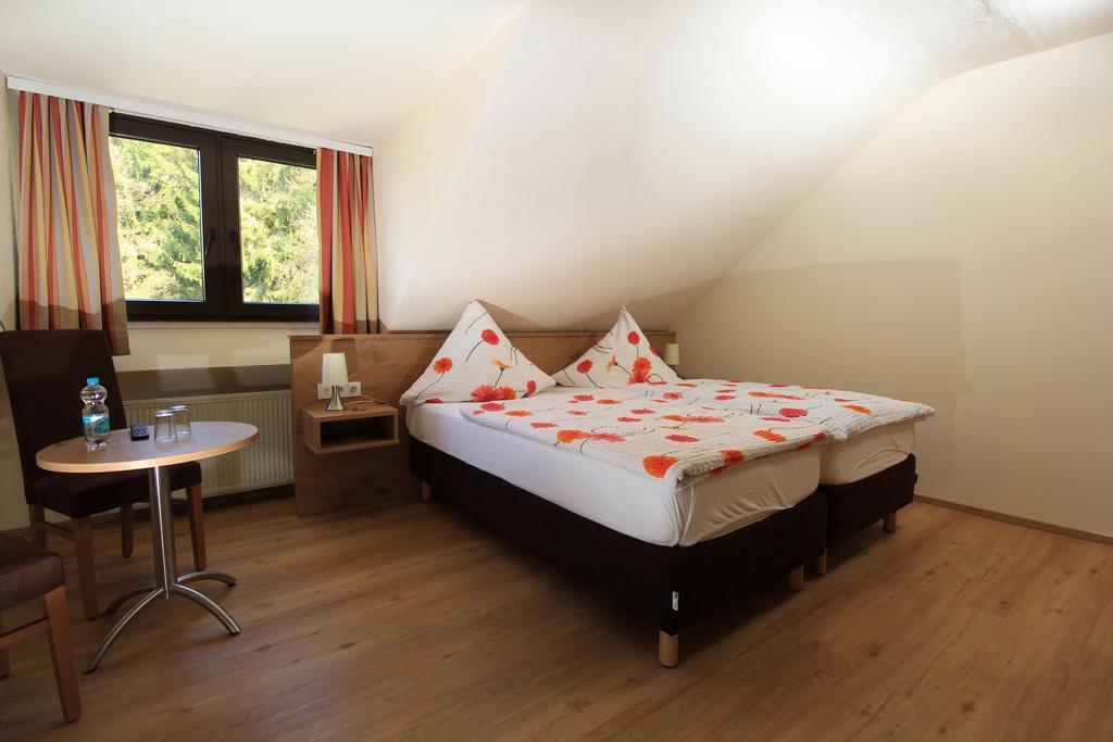 Waldhotel Albachmuehle Mit Albacher Stuben Wasserliesch Luaran gambar
