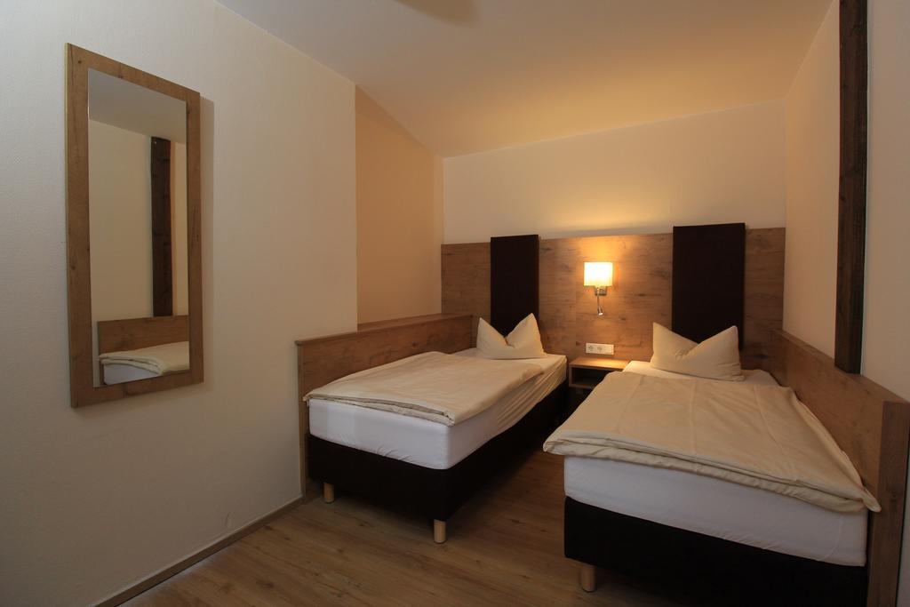 Waldhotel Albachmuehle Mit Albacher Stuben Wasserliesch Luaran gambar