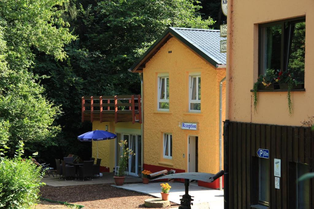 Waldhotel Albachmuehle Mit Albacher Stuben Wasserliesch Bilik gambar