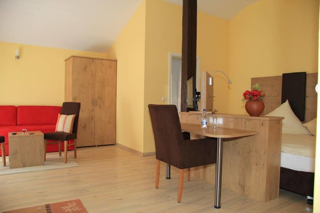 Waldhotel Albachmuehle Mit Albacher Stuben Wasserliesch Luaran gambar
